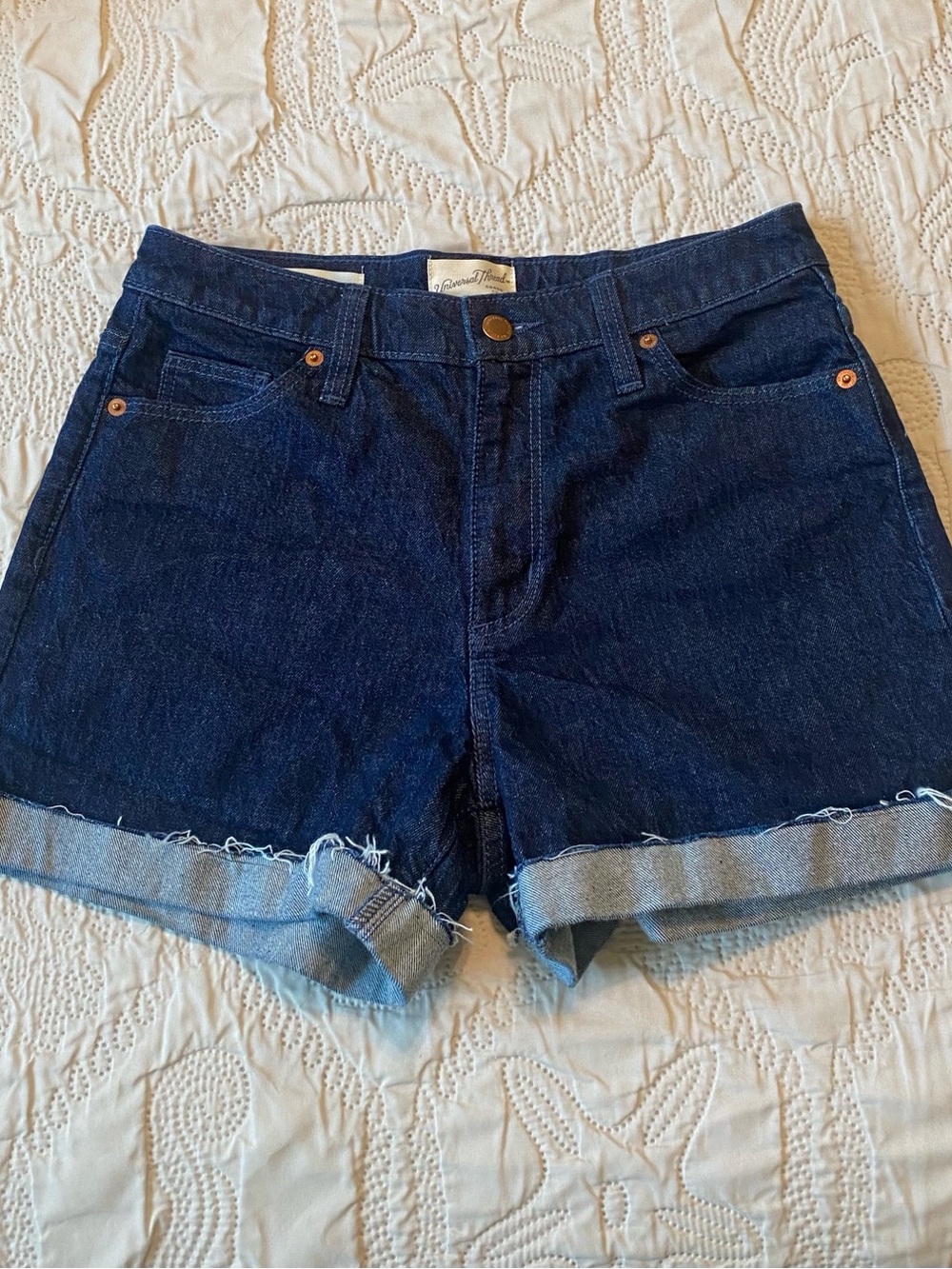 🍀Universal Threads Dark Wash Denim Roll Cuff Shorts